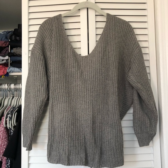 LF Pink Diamond XS grey twist back sweater - Picture 2 of 4